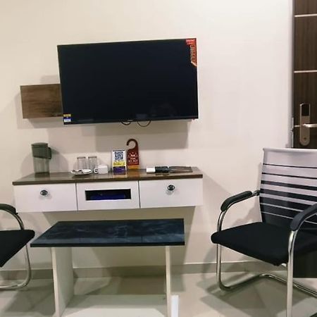 Hotel Vaishnavi Grand Miriālgūda Esterno foto