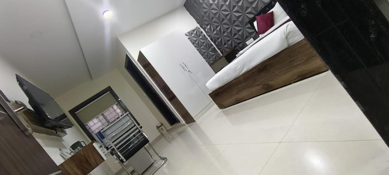 Hotel Vaishnavi Grand Miriālgūda Esterno foto